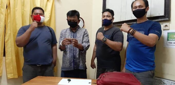 Kelakuan Kades ‘Sabu’ Ini Tak Patut Ditiru Kelakuan Kades ‘Sabu’ Ini Tak Patut Ditiru