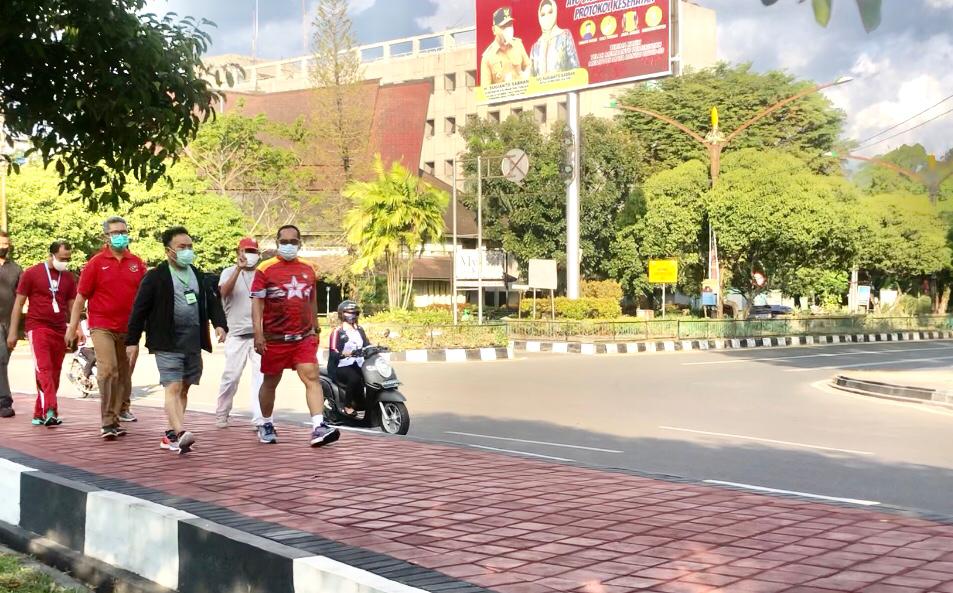 Gubernur Kalteng Manfaatkan Waktu Sore dengan Olahraga