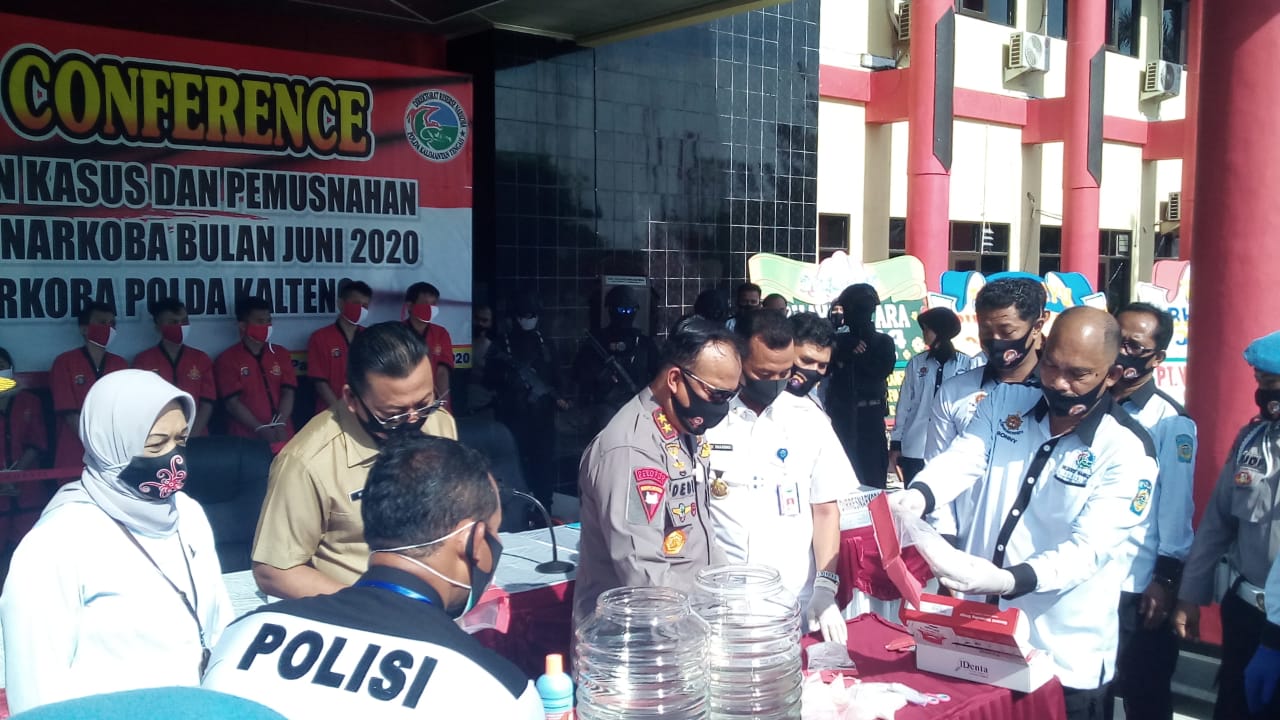 Polda Kalteng Musnahkan Barang Bukti Sabu