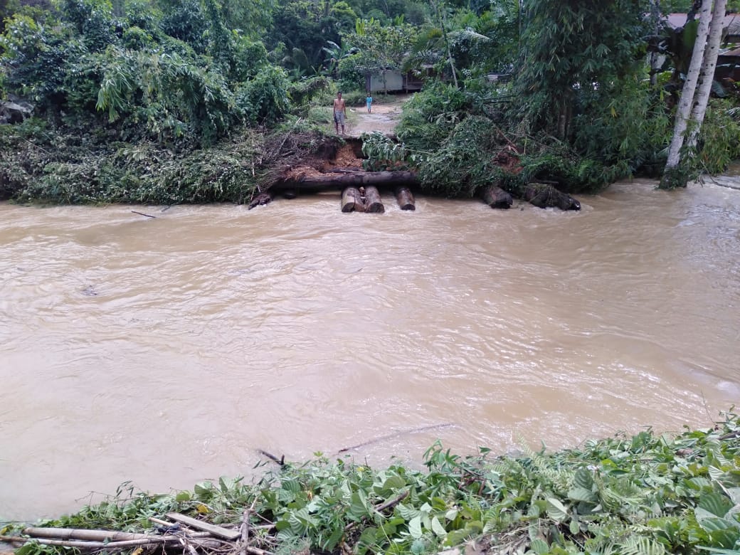 Banjir Putus Akses Tiga Desa di Kecamatan Miri Manasa