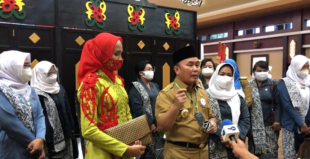 Usai Kukuhkan IBI Kalteng, Ini Pesan Sugianto Sabran Kepada Para Bidan