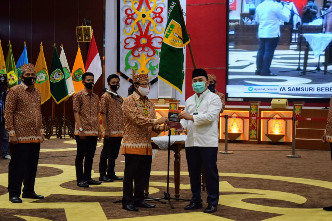 Gubernur Lantik Pengurus Daerah KKB dan FKKB Periode 2020-2025