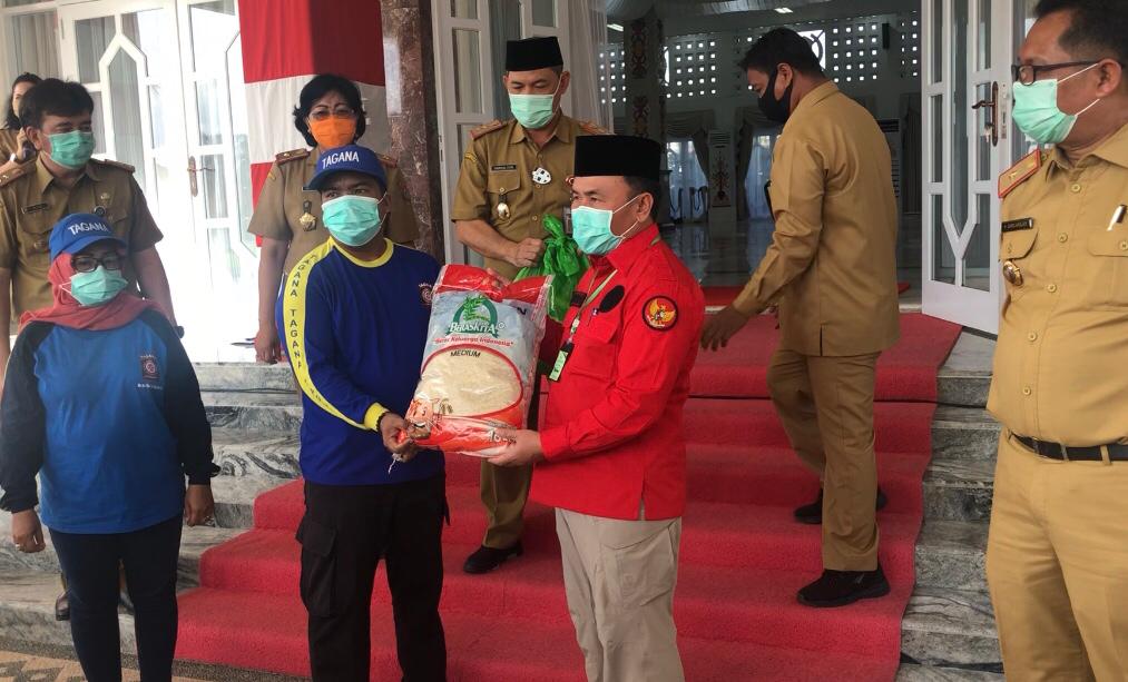 Sugianto Sabran Kirimkan Bantuan untuk Empat Kabupaten Terdampak Banjir