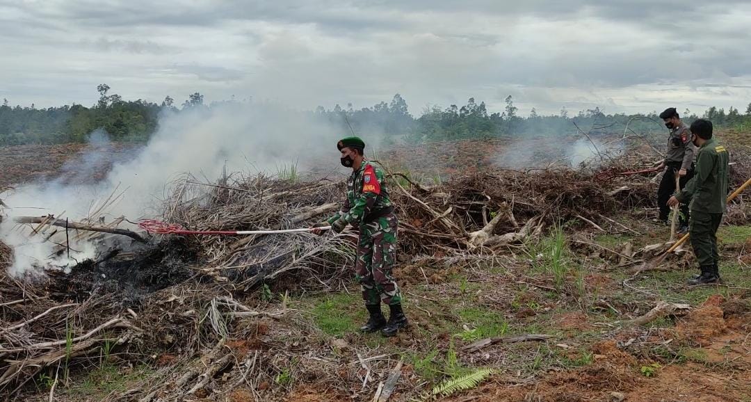 Tim Gabungan Latihan Pemadaman Karhutla Bersama