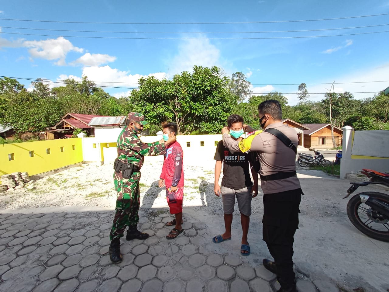 Gandeng TNI, Polsek Sepang Gelar Ops Yustisi
