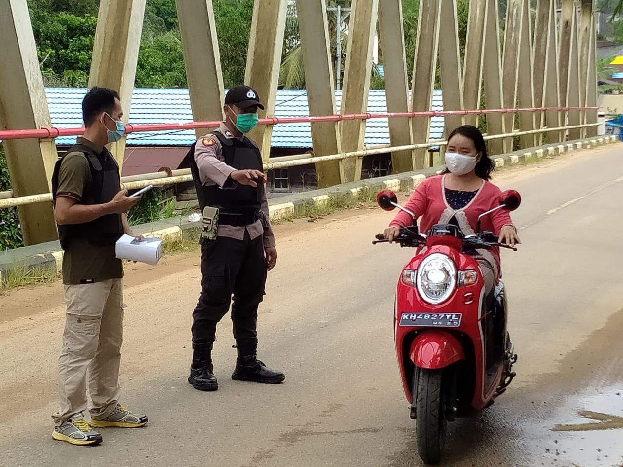 Karena Imbau 3M, Polsek Manuhing Turun ke Jalan