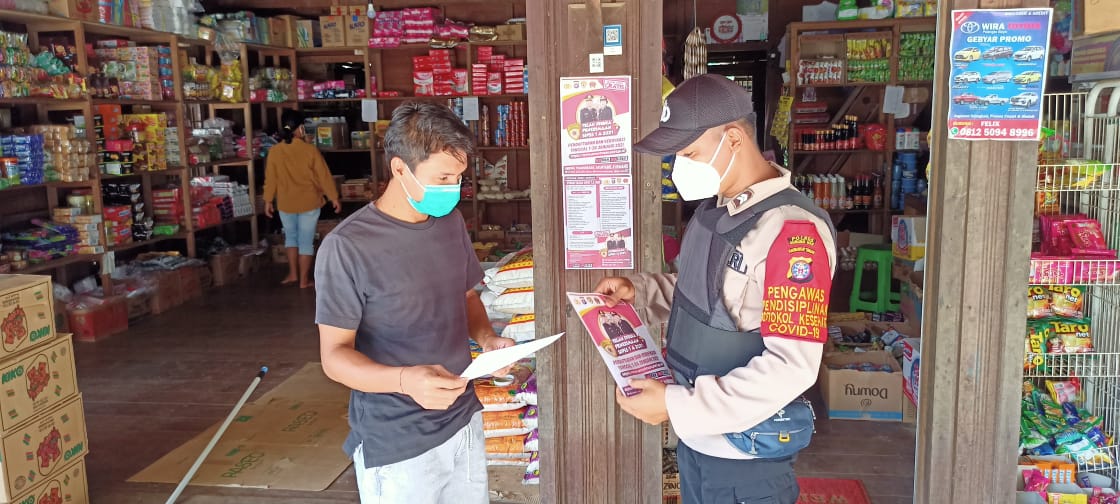 Polisi Ini Turun ke Jalan Sosialisasikan SIPSS