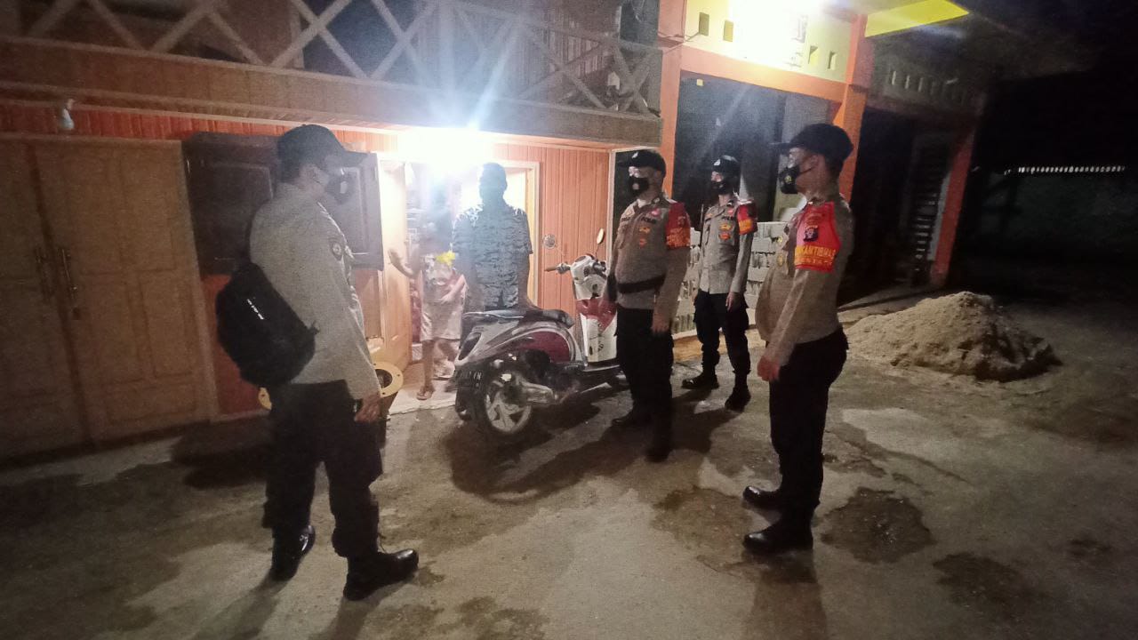 Polsek Sepang Rutin Patroli Malam
