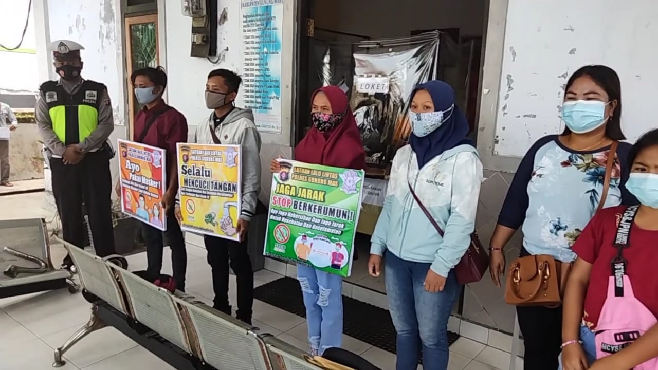 Terkait Prokes, Ini Cara Satlantas Polres Gumas Beri Edukasi