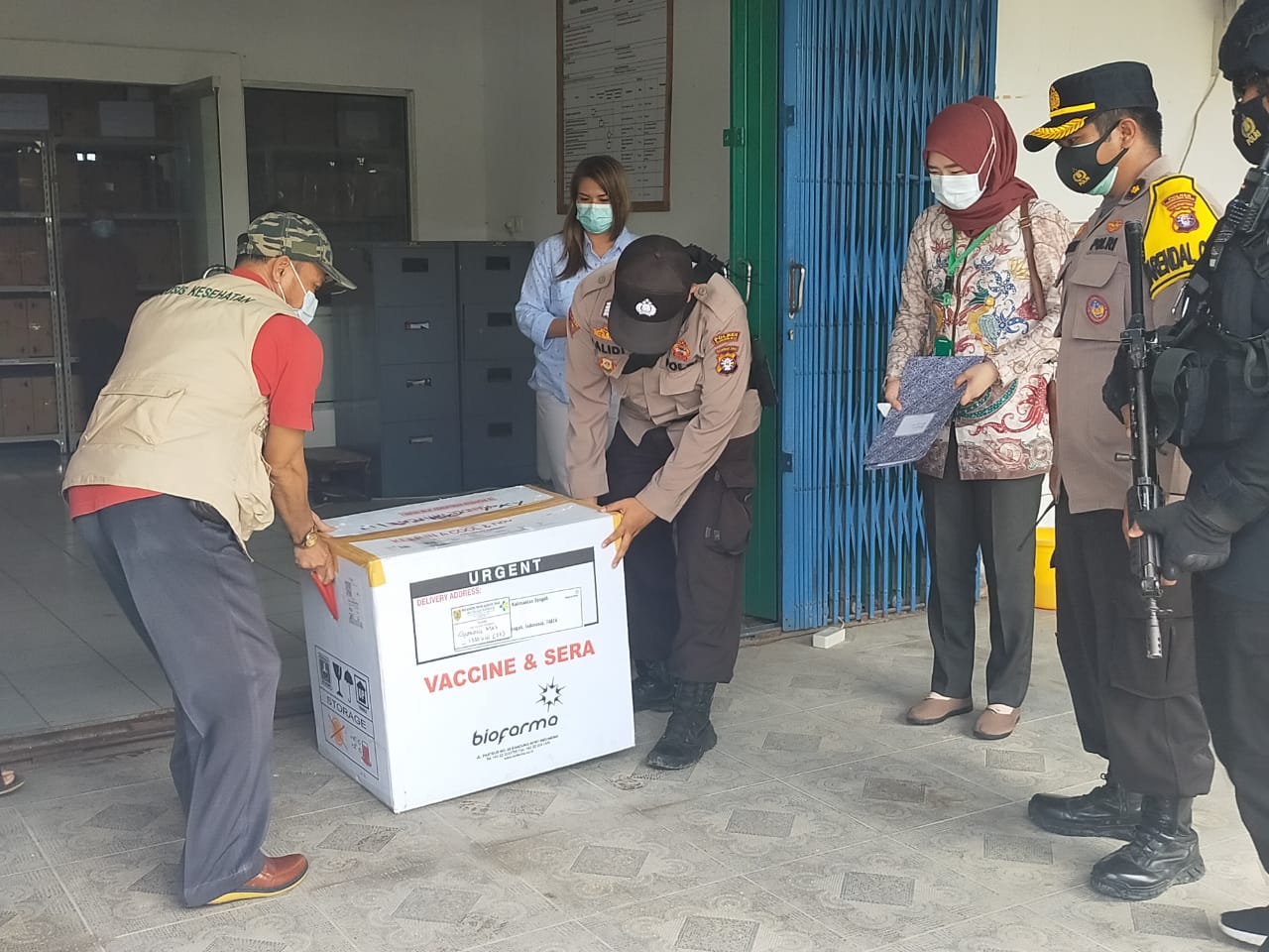 Distribusi Vaksin Dikawal Ketat Aparat Kepolisian