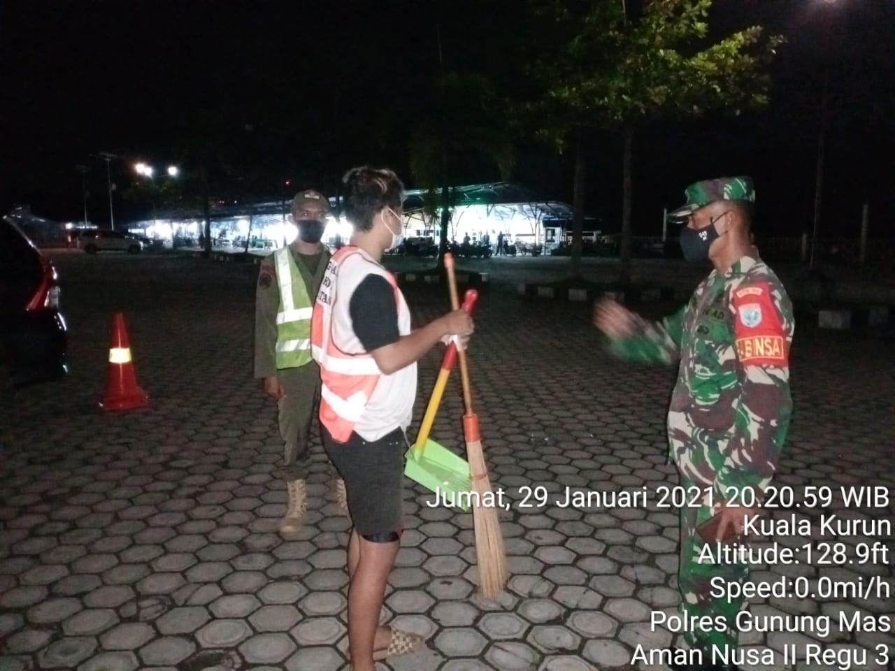 Tim Gugus Tugas Rutin Edukasi Bahaya Covid-19 kepada Warga