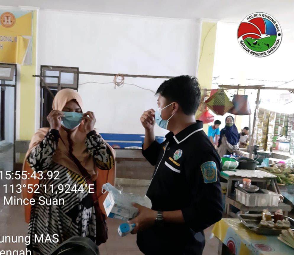 Para Polisi Ini Gencar Edukasi Pentingnya Patuhi Prokes