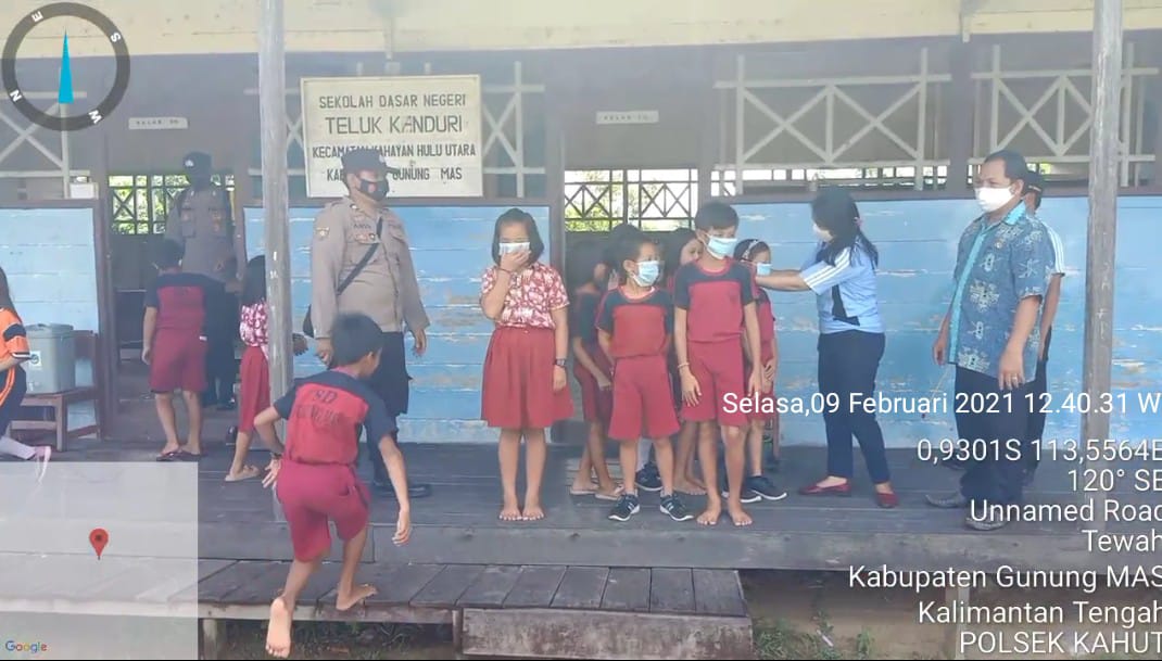 Giliran Sekolah Jadi Sasaran Pembagian Masker