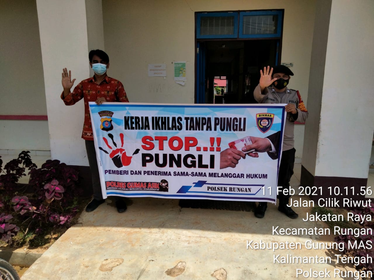 Melalui Spanduk Ini, Polisi Edukasi Larangan Pungli Melalui Spanduk Ini, Polisi Edukasi Larangan Pungli
