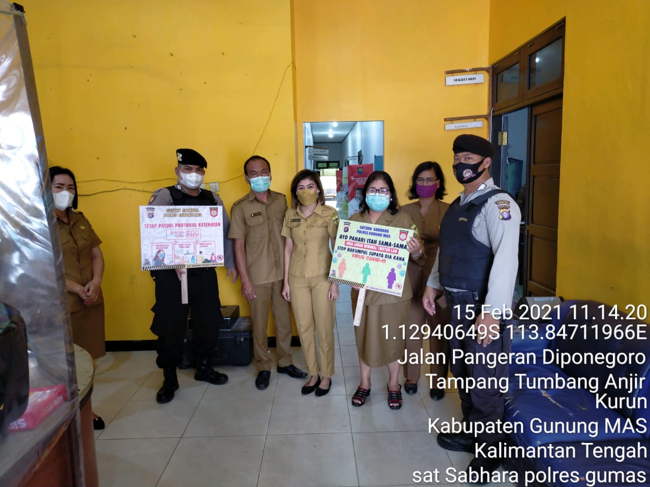 Patroli ke Perkantoran, Satsabhara Polres Gumas Imbau Masyarakat Taati Protokol Kesehatan