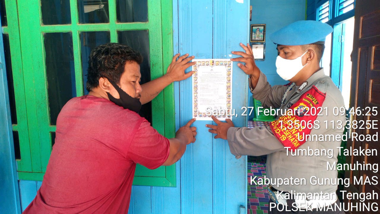 Tempel Maklumat Kapolda Kalteng di Tempat Ramai