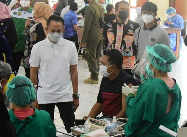 Dorong Tenaga Medis Bersemangat Sukseskan Vaksinasi Covid-19