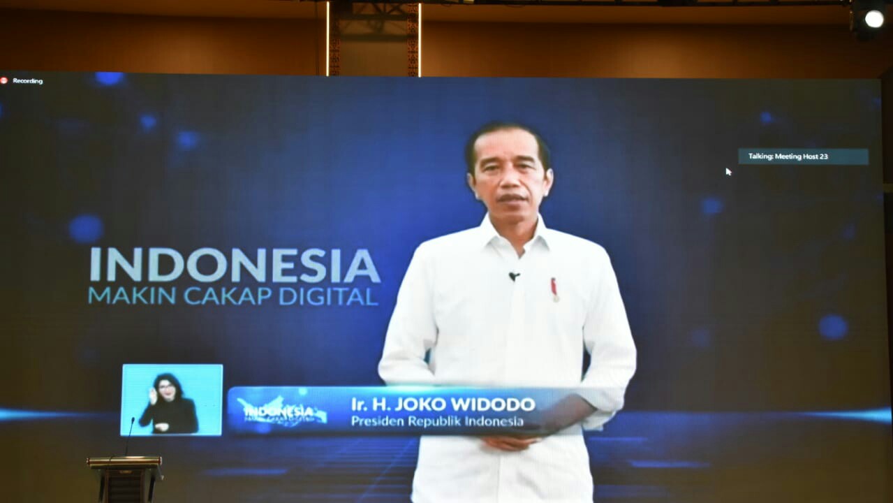 Presiden Joko Widodo Opening Peluncuran Program Literasi Digital Secara Virtual Dari Istana Negara
