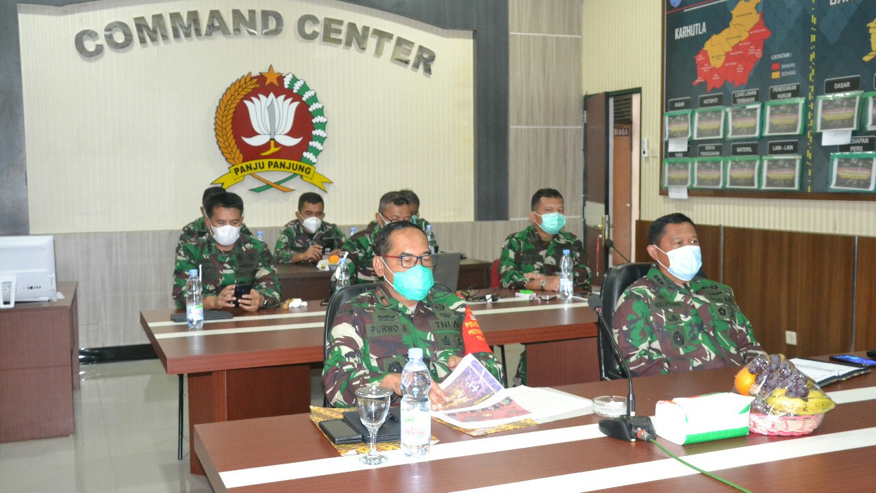 Evaluasi Pelaksanaan Vaksinasi Dan PPKM Danrem 102/ Pjg Pimpin Rapat