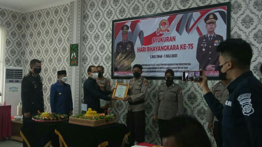 Wali Kota Palangka Raya Hadiri HUT ke- 75 Bhayangkara
