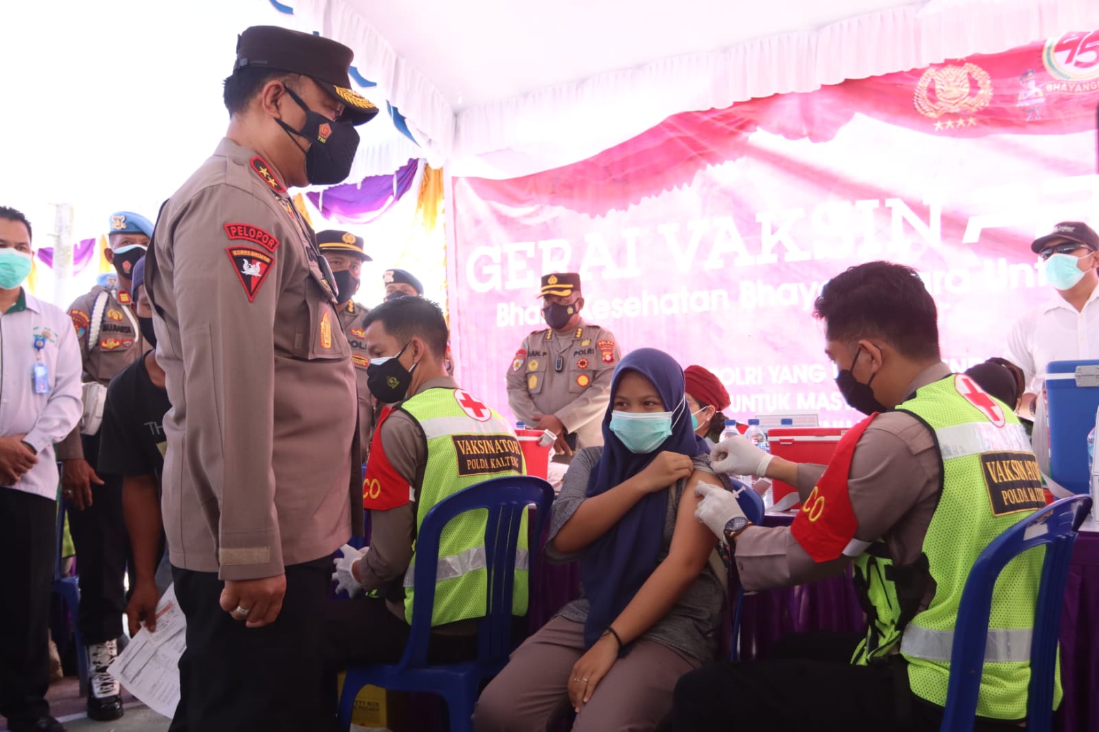 Bersama OPD, Polda Kalteng Gelar Vaksinasi Massal di Pinggiran Kota