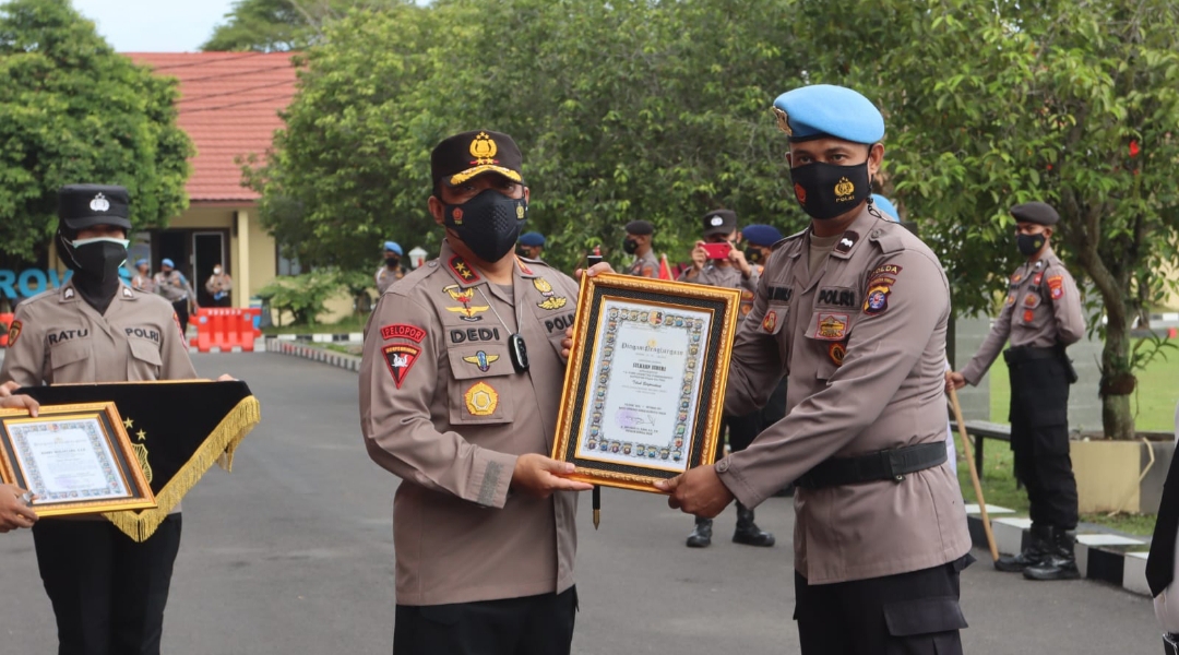 Berprestasi, 17 Personel Polda Kalteng Dapat Penghargaan