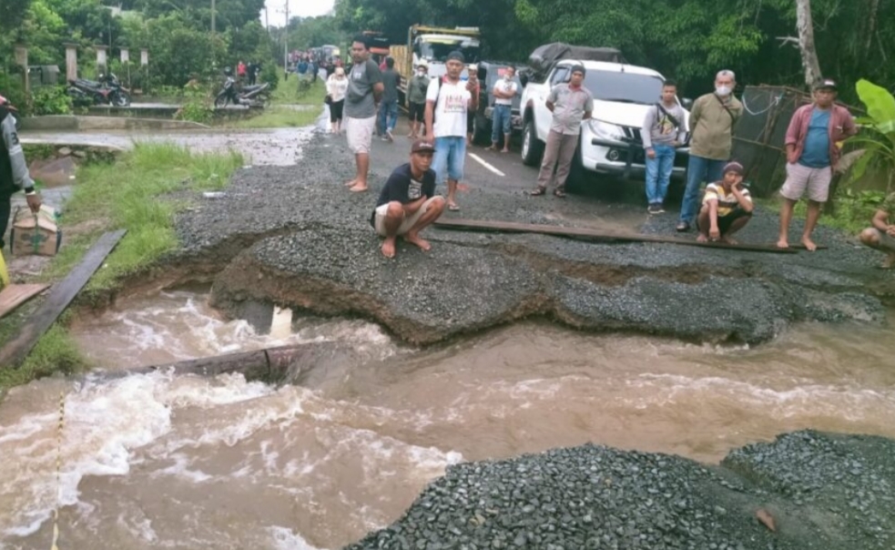 Jalan Penghubung Kasongan – Kereng Pangi Putus