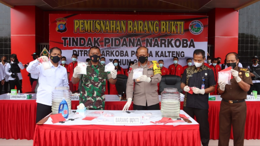 Akhir Tahun, Polda Kalteng Musnahkan 1,3 Kg Sabu.