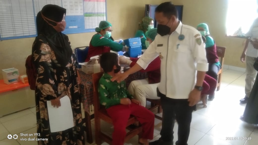 Wabup Bartim Tinjau Vaksinasi