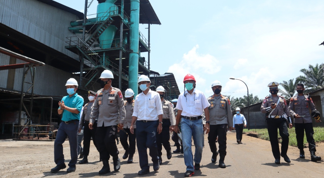 Kunjungi Kotim, Kapolda Tinjau Pabrik CPO
