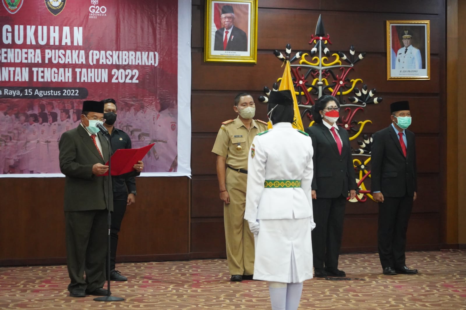 Kukuhkan Paskibra, Ini Harapan Sekda Kalteng