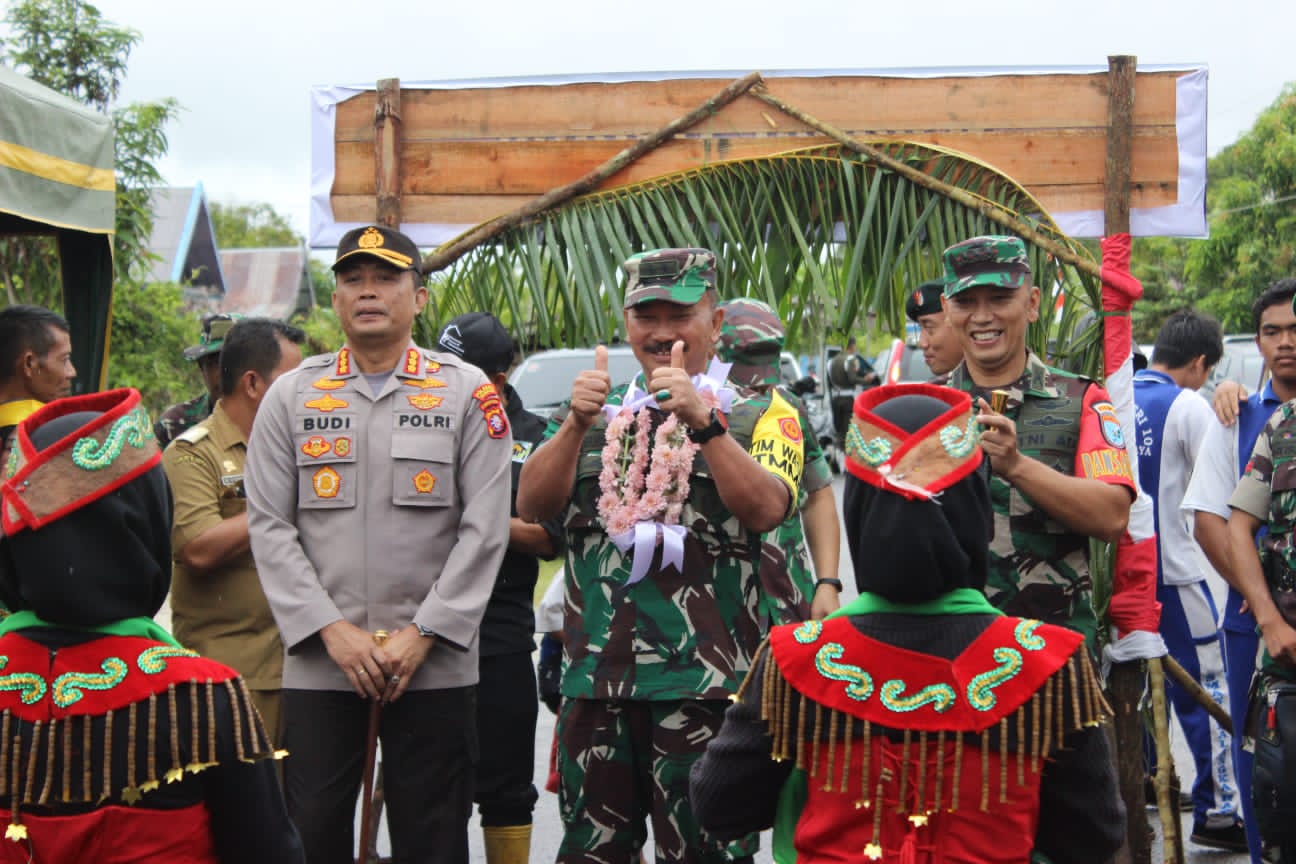 Tim Mabes TNI AD Pantau TMMD Petuk Katimpun