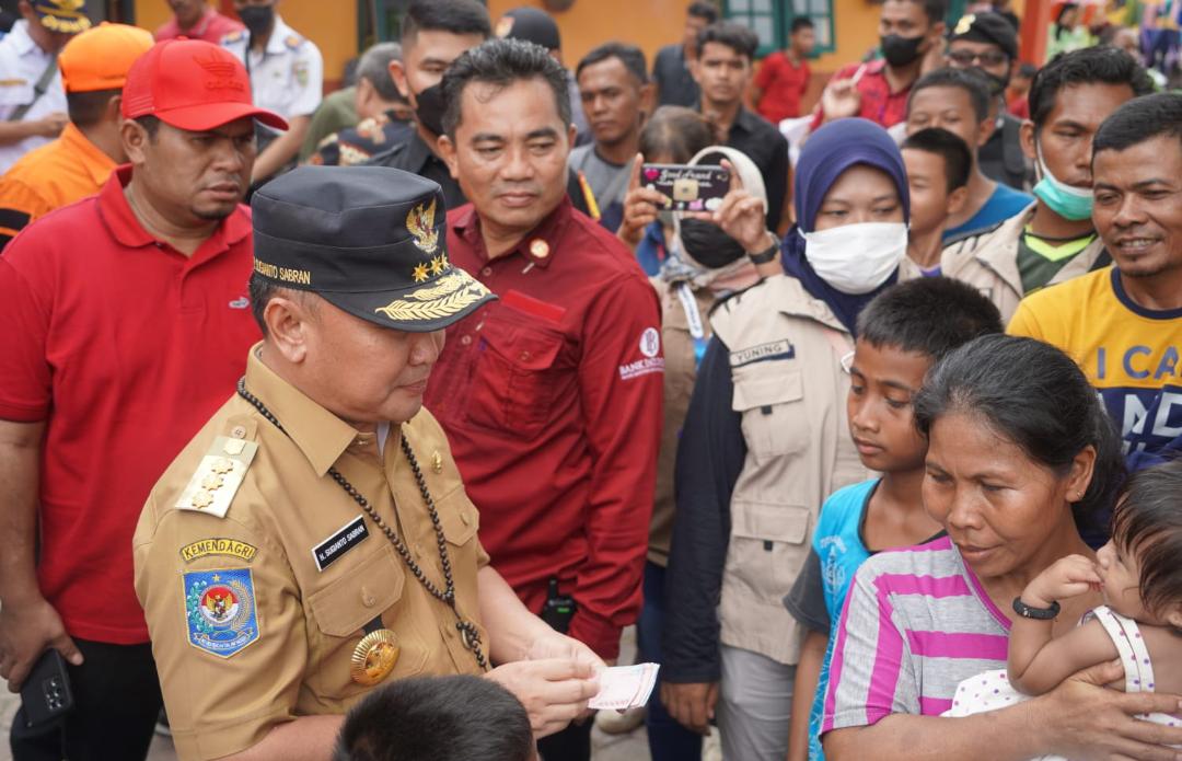 Gubernur Tinjau Lokasi Pengungsian Warga Terdampak Banjir