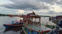 Susur Sungai Mentaya dengan Kelotok Wisata Kian Diminati