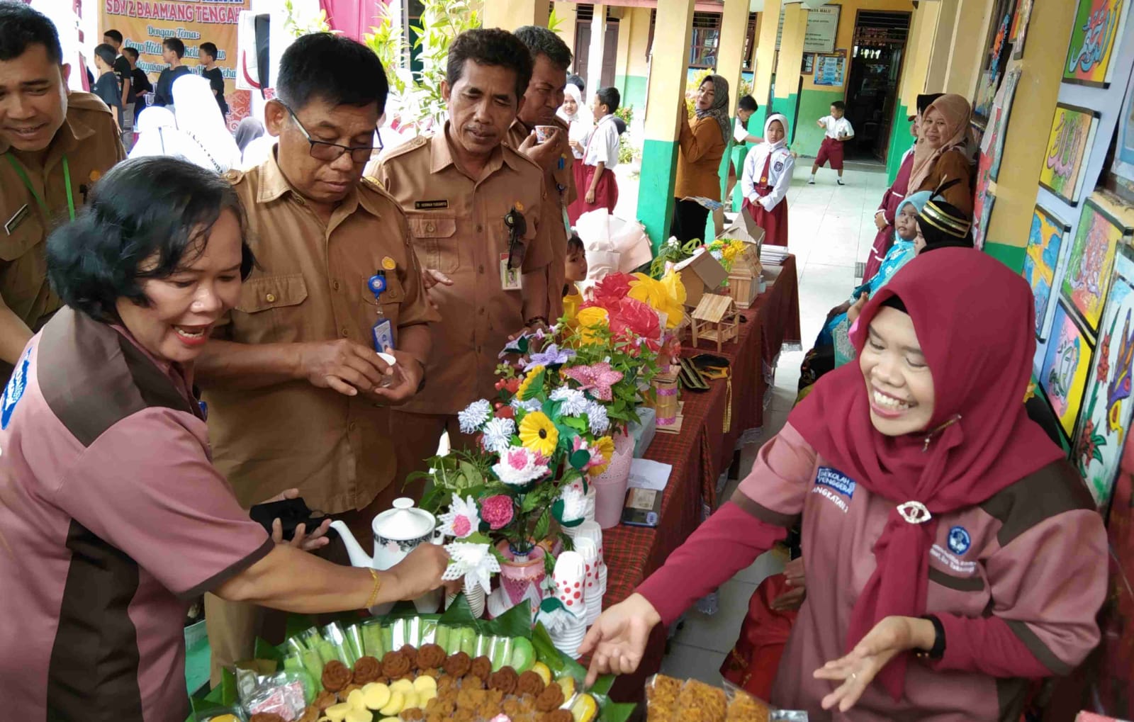 Sekolah SDN 2 Baamang Tengah Gelar Pameran Hasil Karya Siswanya