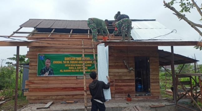 Bantu Warga Kurang Mampu, Kodim 1015/Sampit Lakukan Rehab Rumah Bantuan dari KASAD