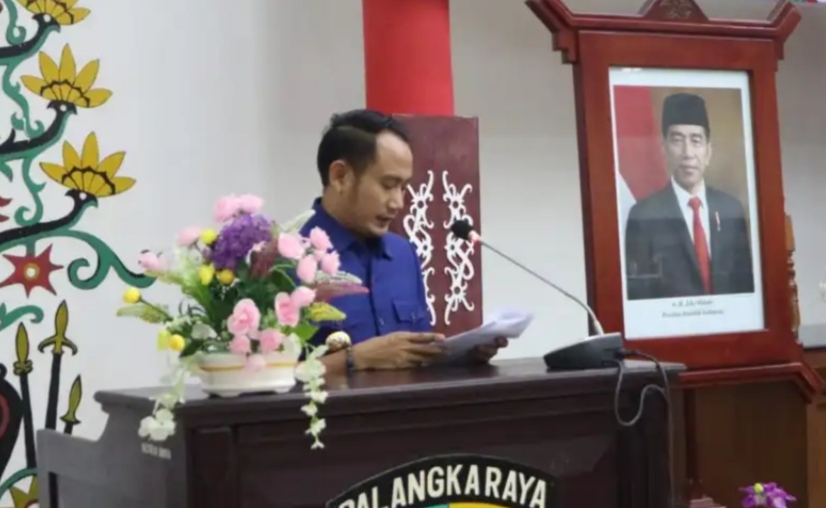 Fairid Sampaikan Pandangan Umum Raperda Kepada Sejumlah Fraksi DPRD