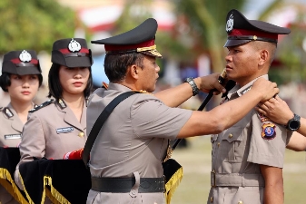 Kapolda Kalteng Lantik 248 Siswa Bintara