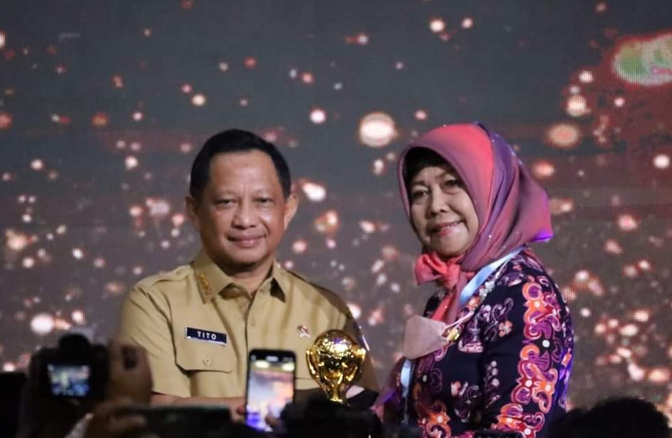 Capai Kepesertaan JKN, Pemko Palangka Raya Raih Penghargaan UHC