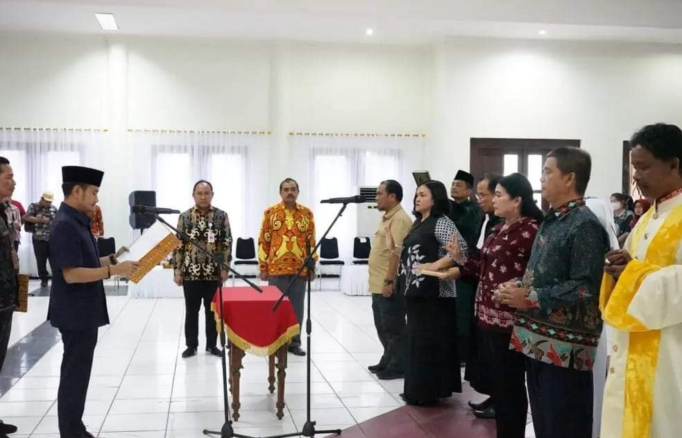 Wali Kota Lantik Sejumlah Pejabat  Administrator dan Pengawas di Lingkup Pemko Palangka Raya