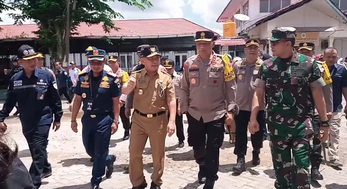 Gubernur Sugianto Sabran Pantau Arus Mudik di Pelabuhan Sampit