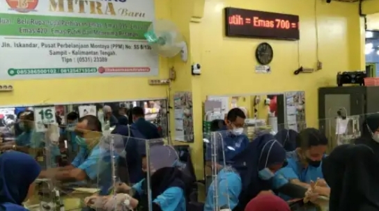 Tahun Ajaran Baru, Saatnya Orang Tua Jual Perhiasan Emas untuk Biaya Sekolah Anak