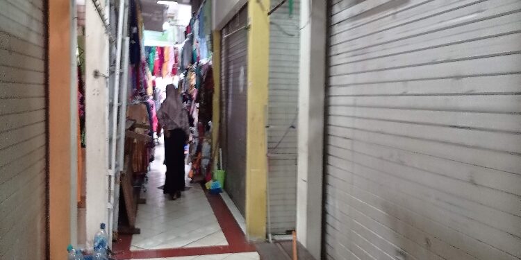Pengunjung Pasar Berkurang, Banyak Pedagang Gulung Tikar