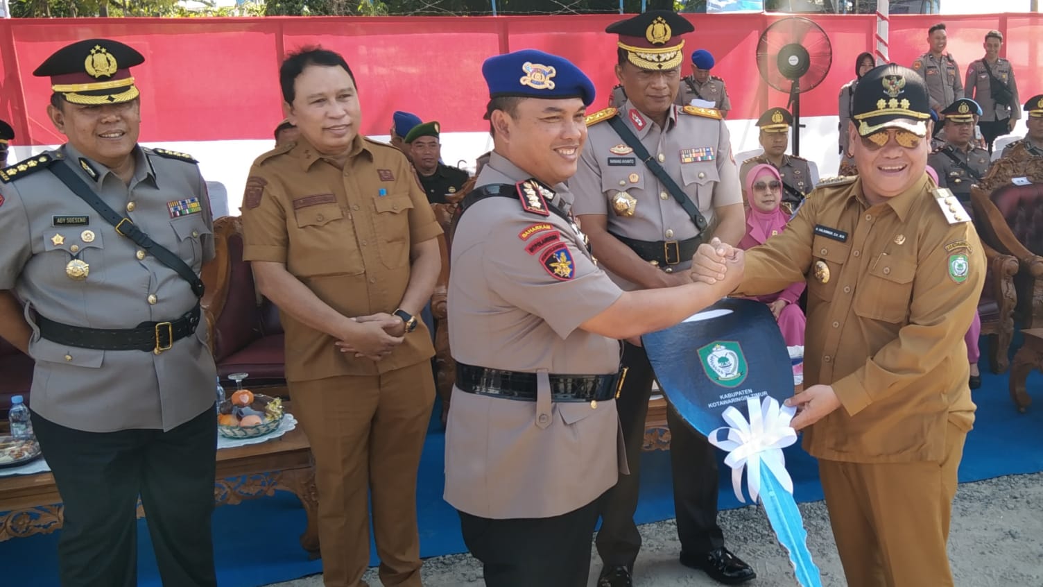 Ditpolairud Polda Kalteng Dapat Bantuan Mobil dari Pemkab Kotim