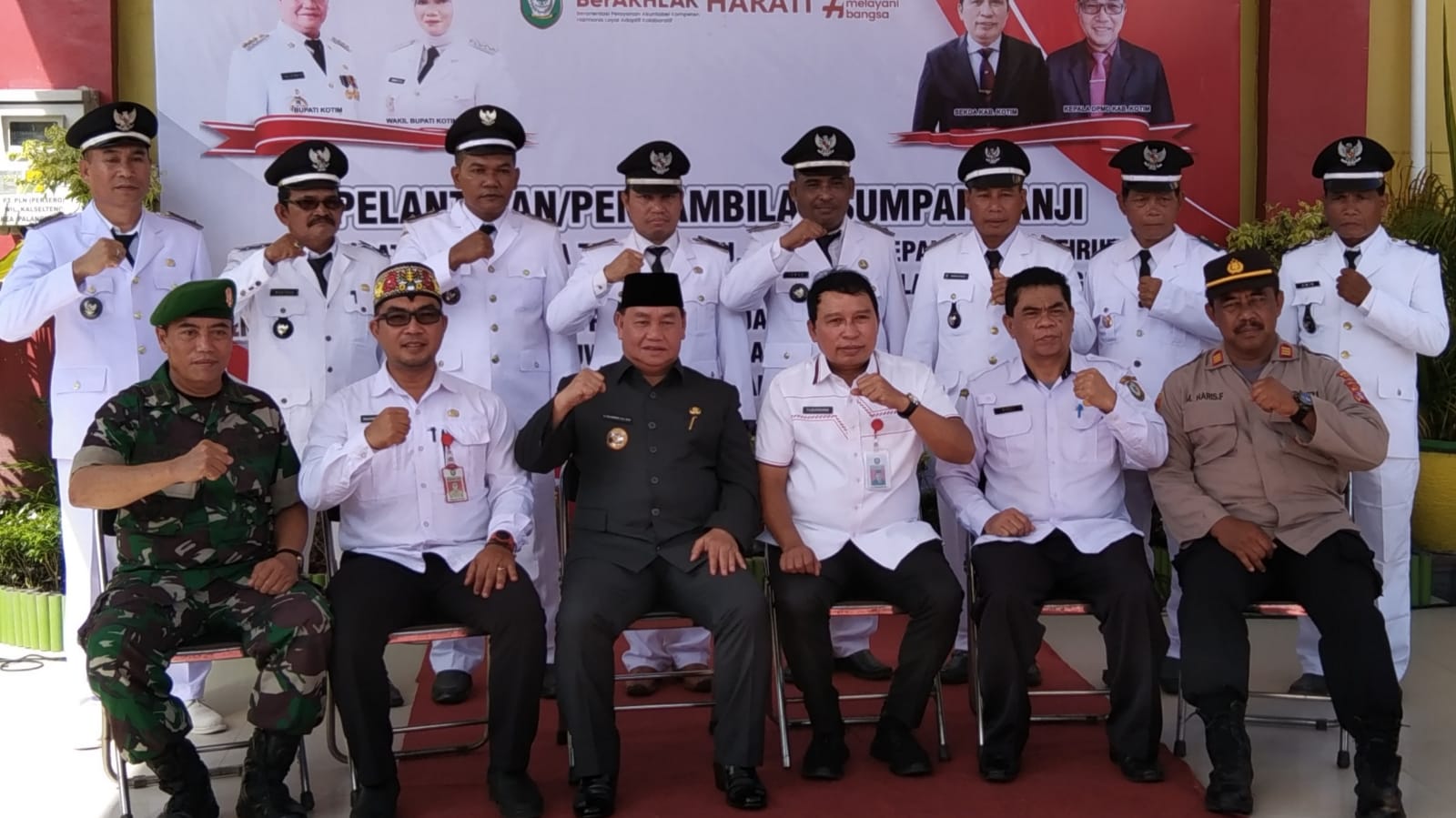 Bupati Kotim Lantik dan Ambil Sumpah Delapan Pj Kades