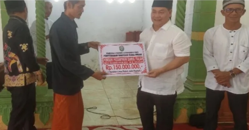 Pemkab Kotim Salurkan Bantuan ke Pondok Pesantren Darul Falah