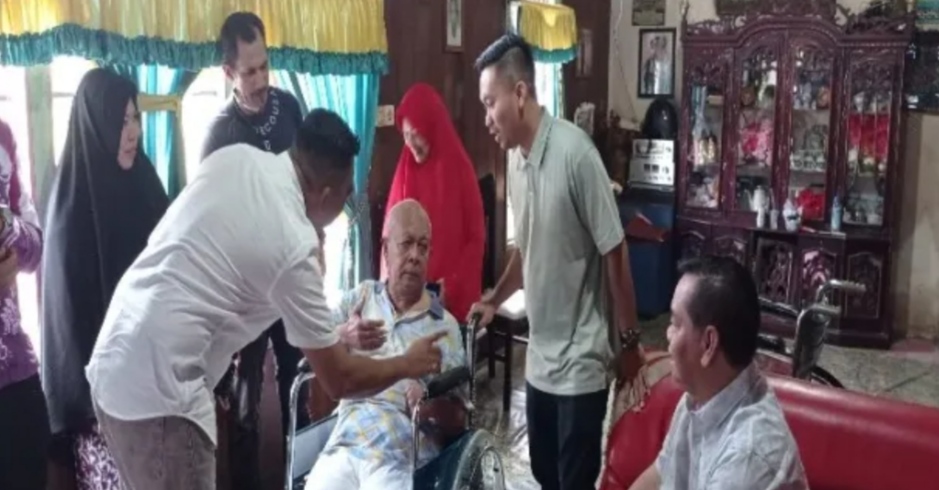Peduli Sesama, Bupati Kotim Kunjungi Masyarakat yang Sakit