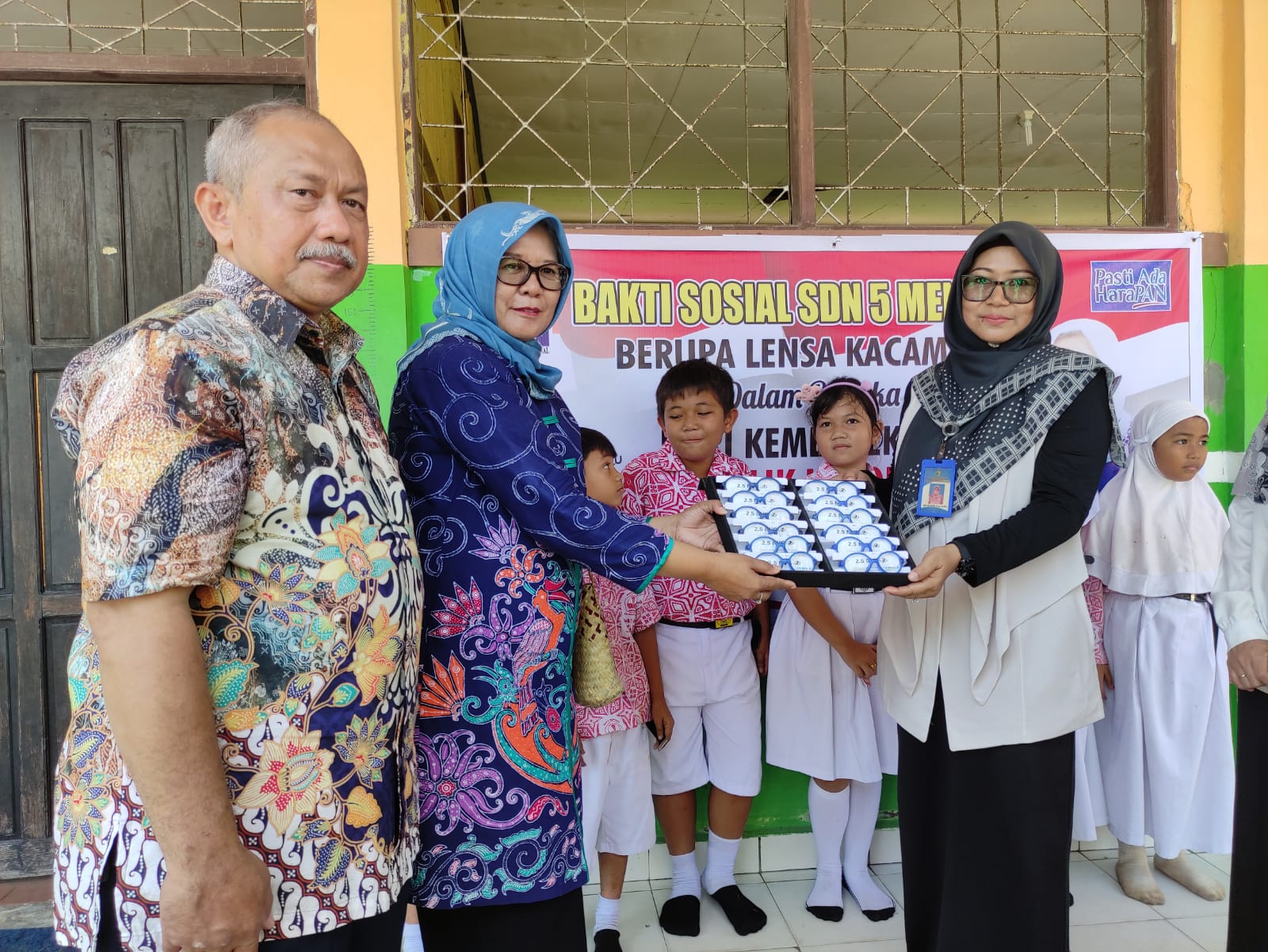 Meriahkan HUT Kemerdekaan RI ke-78, Ida Oetari Poernamasasi Adakan Baksos Kacamata Gratis