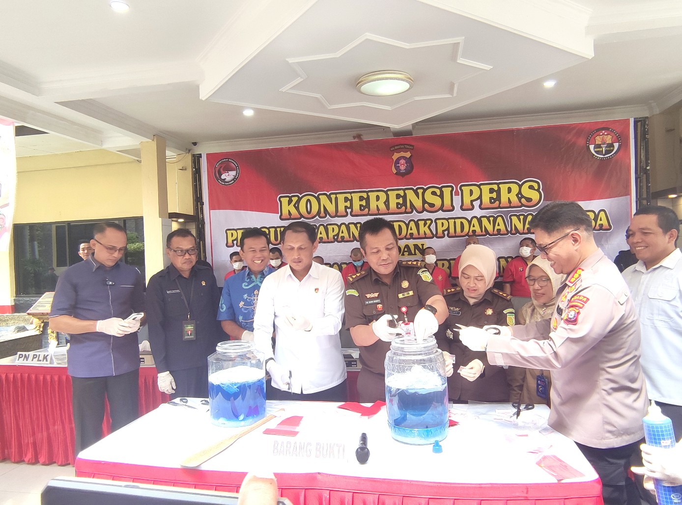 Ungkap 6 Kasus Selama 2 Bulan,  Polda Kalteng Musnahkan 1,1 Kg Sabu