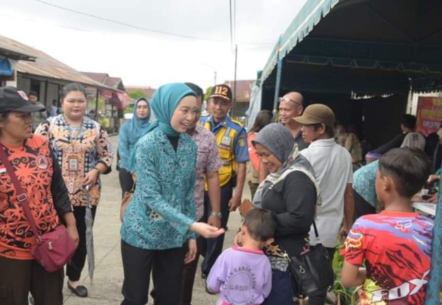 Norhaini Ajak Masyarakat Bantu Korban Kebakaran Mendawai